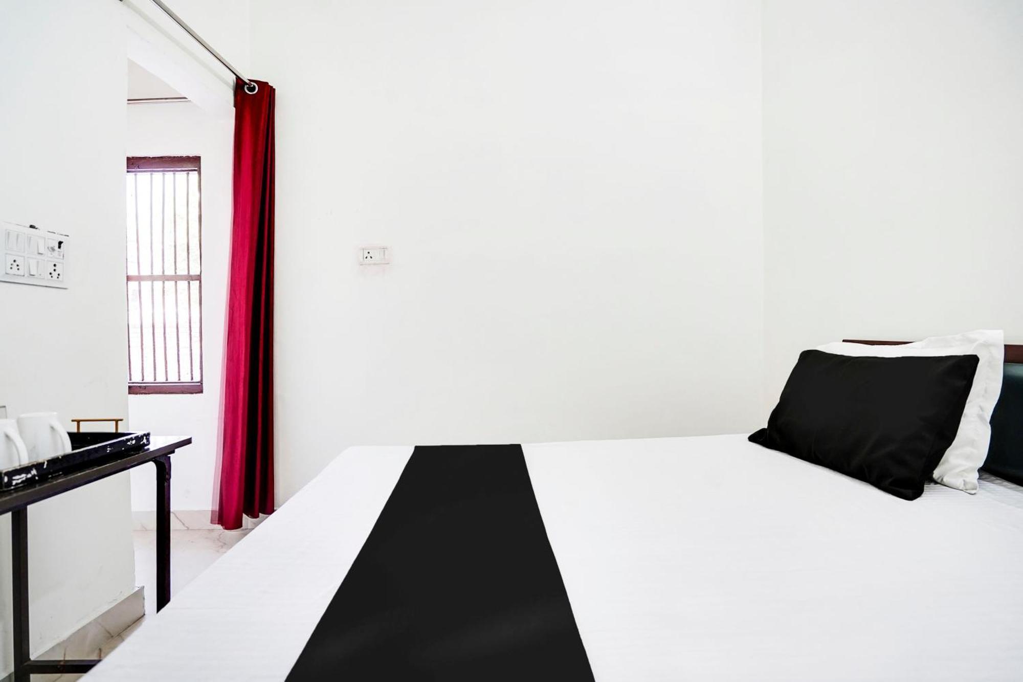 Hotel O The Moon Bareilly Dış mekan fotoğraf