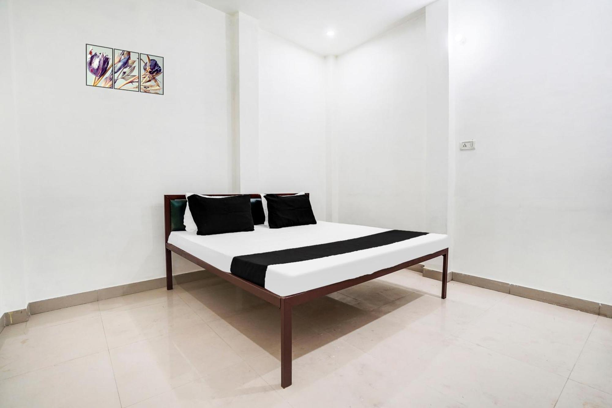 Hotel O The Moon Bareilly Dış mekan fotoğraf