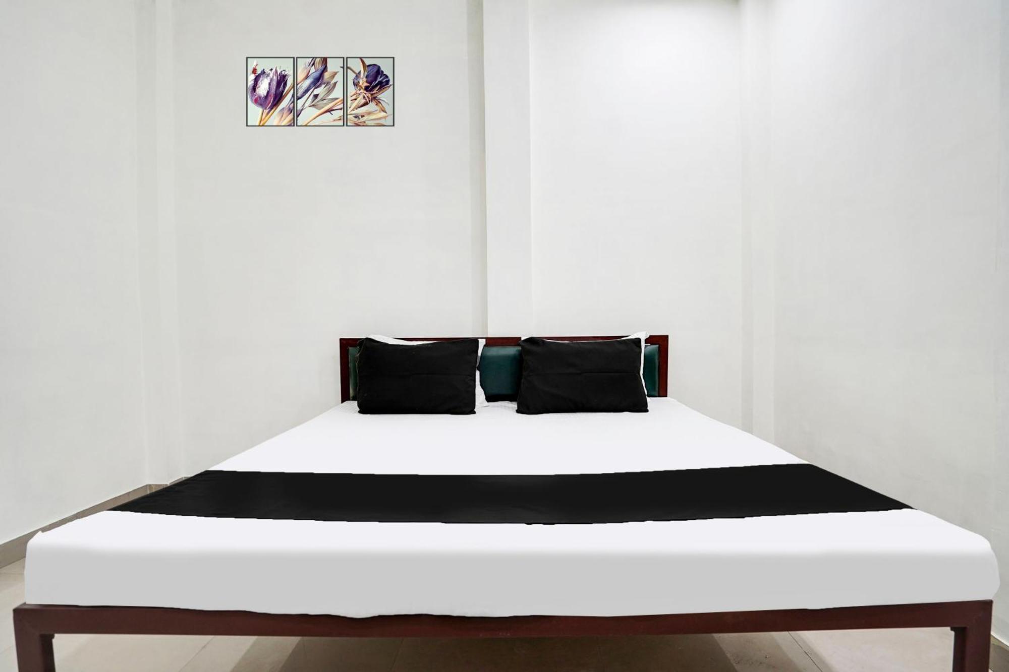 Hotel O The Moon Bareilly Dış mekan fotoğraf