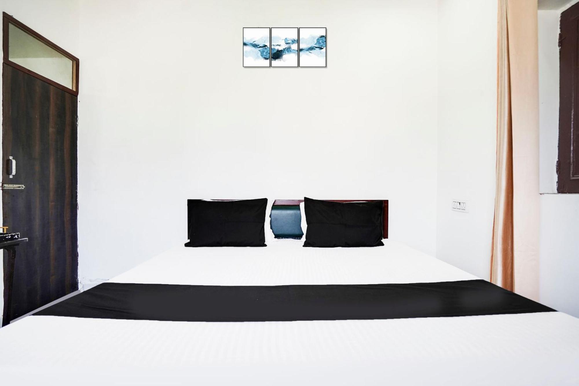 Hotel O The Moon Bareilly Dış mekan fotoğraf