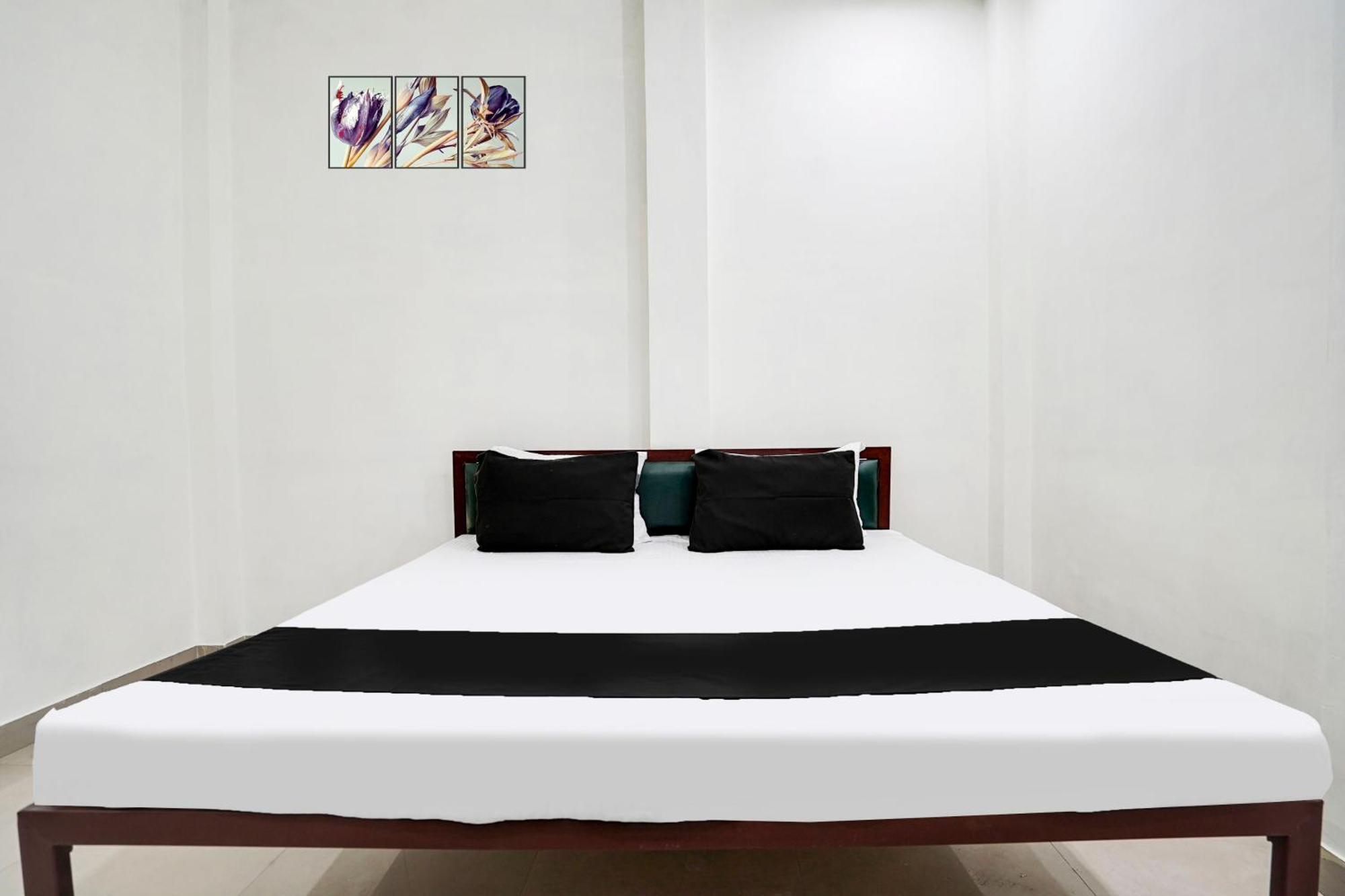 Hotel O The Moon Bareilly Dış mekan fotoğraf